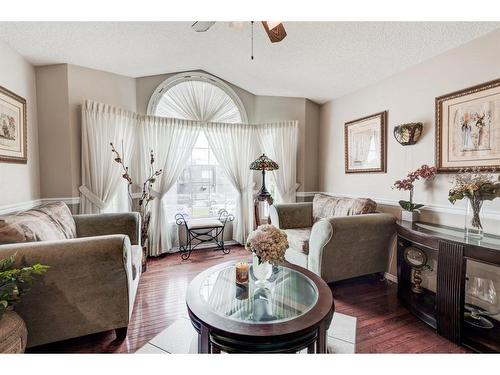 14981 5 Street Sw, Calgary, AB - Indoor Photo Showing Living Room