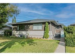 3314 39 Street SW Calgary, AB T3E 3J2