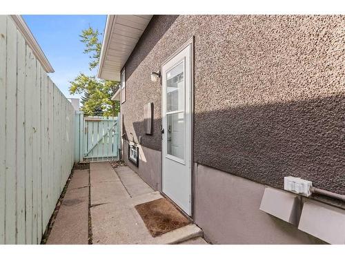 3314 39 Street Sw, Calgary, AB 