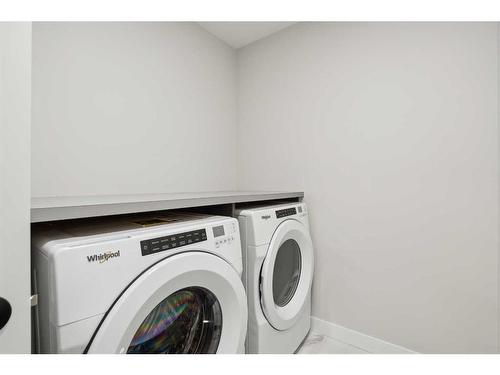 1313 Chinook Gate Green Sw, Airdrie, AB - Indoor Photo Showing Laundry Room