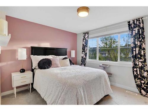 225 Country Village Manor Ne, Calgary, AB - Indoor Photo Showing Bedroom