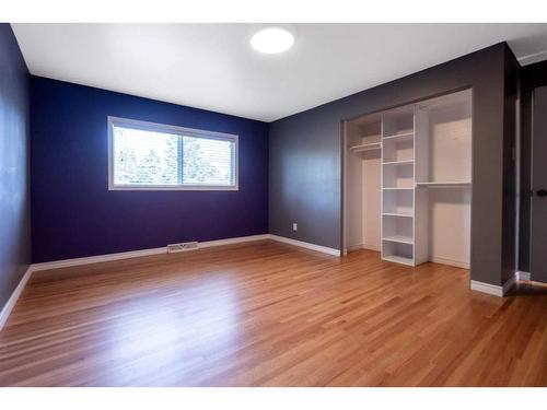 68 Southampton Drive Sw, Calgary, AB - Indoor Photo Showing Other Room