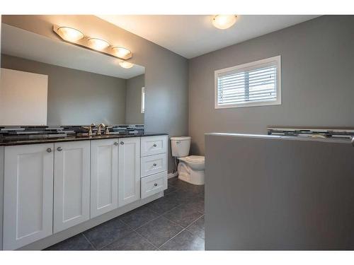 68 Southampton Drive Sw, Calgary, AB - Indoor Photo Showing Bathroom