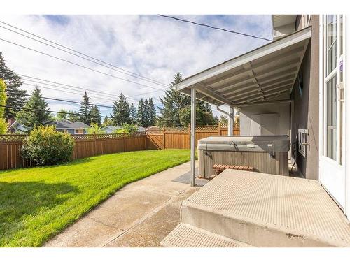 68 Southampton Drive Sw, Calgary, AB - Outdoor With Deck Patio Veranda