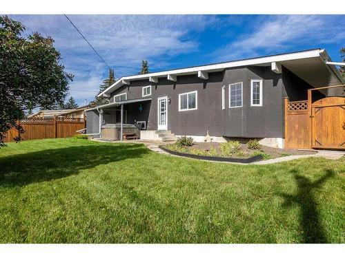 68 Southampton Drive Sw, Calgary, AB - Outdoor