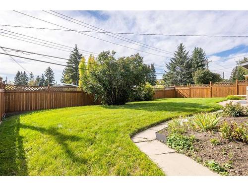 68 Southampton Drive Sw, Calgary, AB - Outdoor With Backyard