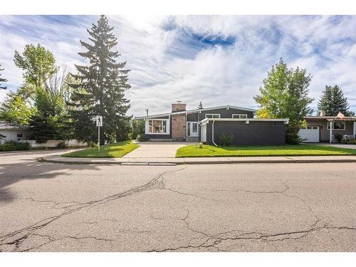 68 Southampton Drive Sw, Calgary, AB - Outdoor