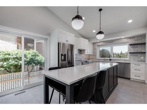 191 Scenic Way Nw, Calgary, AB - Indoor Photo Showing Kitchen With Upgraded Kitchen