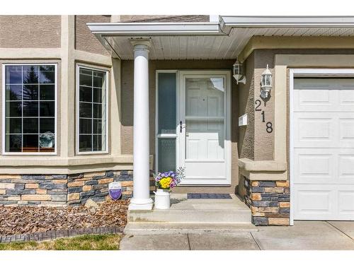 218 Mt Mckenzie Gardens Se, Calgary, AB 