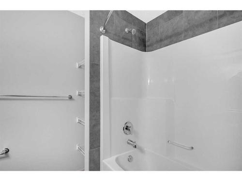 1186 Evanston Drive Nw, Calgary, AB - Indoor Photo Showing Bathroom