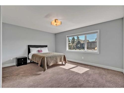 1623 Westmount Road Nw, Calgary, AB - Indoor Photo Showing Bedroom