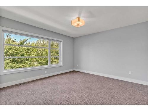 1623 Westmount Road Nw, Calgary, AB - Indoor Photo Showing Other Room