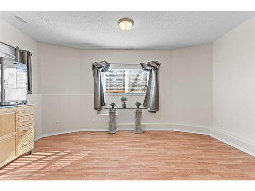 317 Carriage Lane Drive, Carstairs, AB - Indoor Photo Showing Other Room