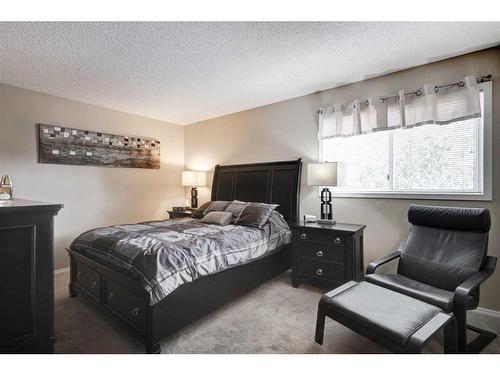 134 Riverwood Crescent Se, Calgary, AB - Indoor Photo Showing Bedroom