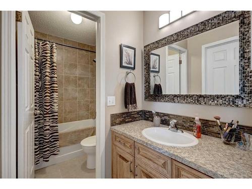 134 Riverwood Crescent Se, Calgary, AB - Indoor Photo Showing Bathroom