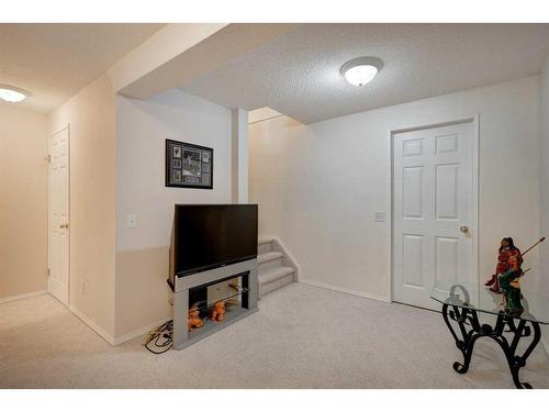 134 Riverwood Crescent Se, Calgary, AB - Indoor Photo Showing Other Room