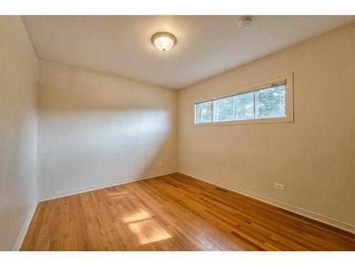 1624 19 Avenue Nw, Calgary, AB - Indoor Photo Showing Other Room