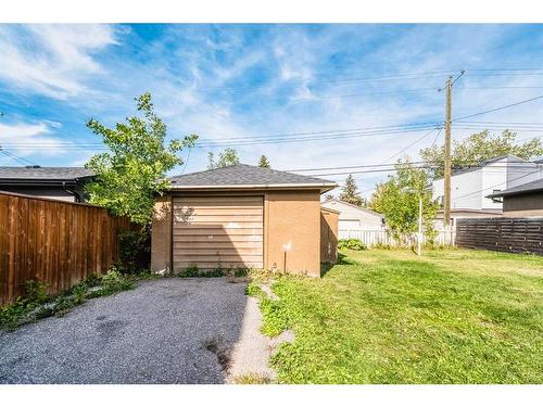 1624 19 Avenue Nw, Calgary, AB - Outdoor