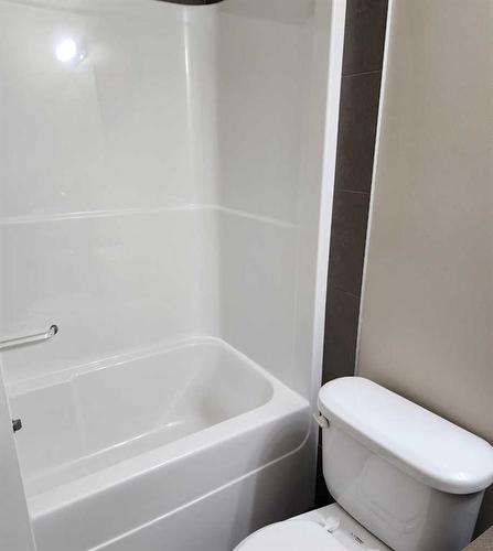 1111-125 Panatella Way Nw, Calgary, AB - Indoor Photo Showing Bathroom