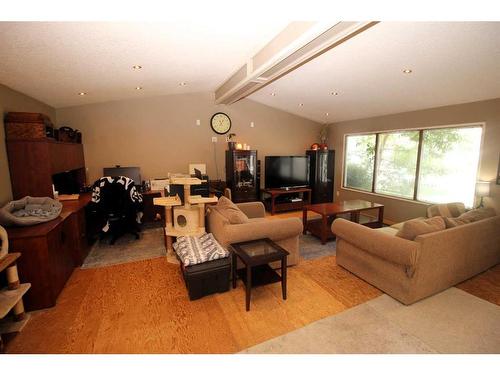 43 Brampton Crescent Sw, Calgary, AB - Indoor Photo Showing Living Room