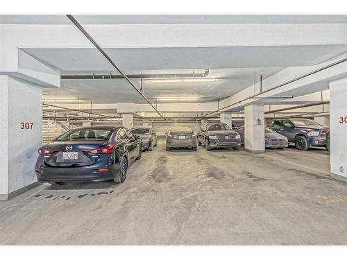 516-615 6 Avenue Se, Calgary, AB - Indoor Photo Showing Garage