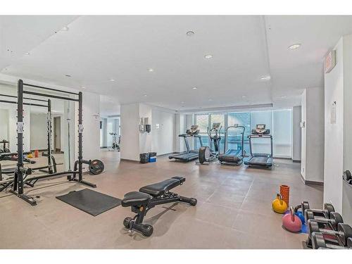 516-615 6 Avenue Se, Calgary, AB - Indoor Photo Showing Gym Room