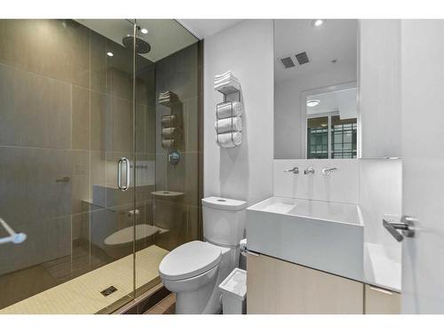 516-615 6 Avenue Se, Calgary, AB - Indoor Photo Showing Bathroom