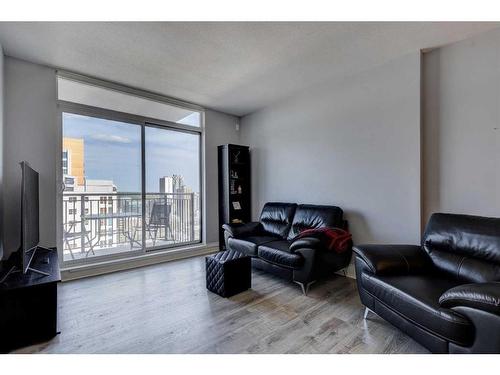 2203-1111 10 Street Sw, Calgary, AB - Indoor Photo Showing Living Room