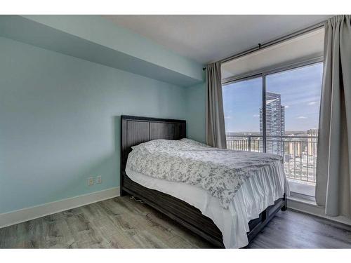 2203-1111 10 Street Sw, Calgary, AB - Indoor Photo Showing Bedroom