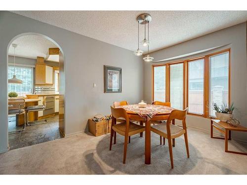 3007 Oakmoor Drive Sw, Calgary, AB - Indoor Photo Showing Dining Room