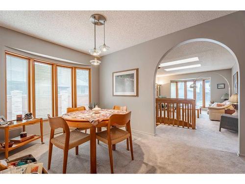 3007 Oakmoor Drive Sw, Calgary, AB - Indoor Photo Showing Dining Room