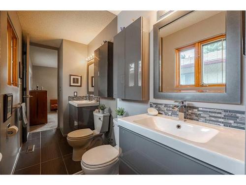 3007 Oakmoor Drive Sw, Calgary, AB - Indoor Photo Showing Bathroom