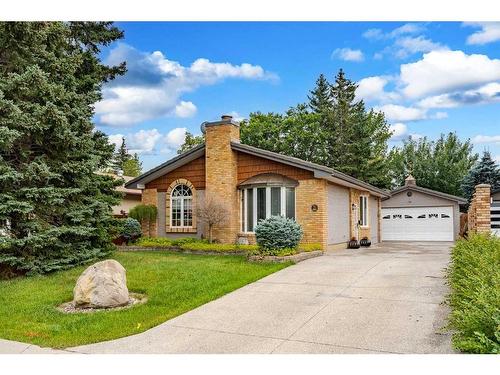 3007 Oakmoor Drive Sw, Calgary, AB - Outdoor With Facade