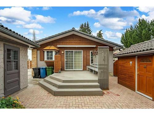 3007 Oakmoor Drive Sw, Calgary, AB - Outdoor With Exterior