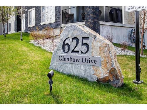 1416-625 Glenbow Drive, Cochrane, AB - Outdoor