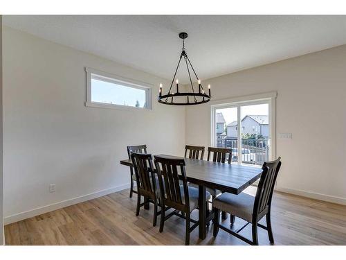 124 Heritage Boulevard, Cochrane, AB - Indoor Photo Showing Dining Room