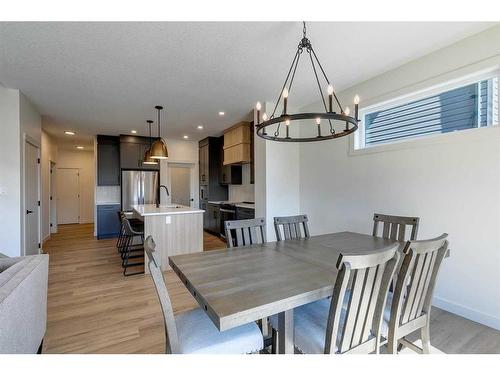 124 Heritage Boulevard, Cochrane, AB - Indoor Photo Showing Dining Room