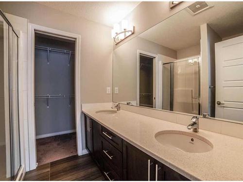 1407-280 Williamstown Close Nw, Airdrie, AB - Indoor Photo Showing Bathroom