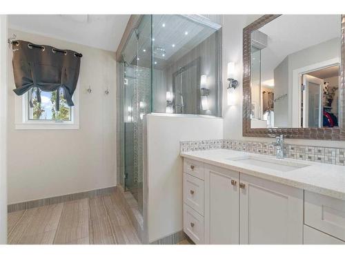 104 Christie Knoll Heights Sw, Calgary, AB - Indoor Photo Showing Bathroom