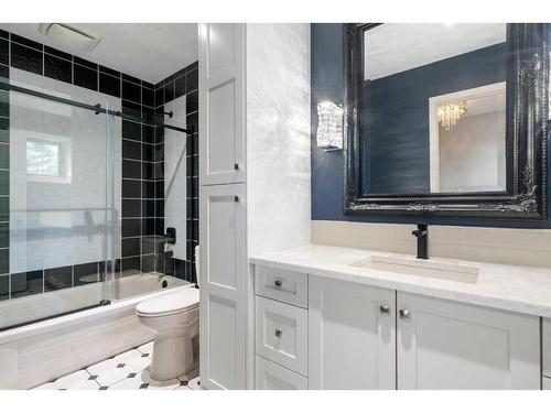 104 Christie Knoll Heights Sw, Calgary, AB - Indoor Photo Showing Bathroom