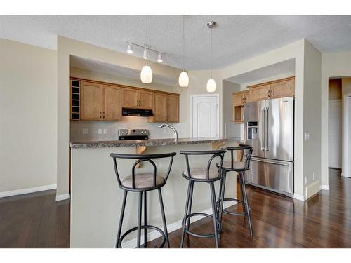 1047 Copperfield Boulevard Se, Calgary, AB - Indoor Photo Showing Kitchen