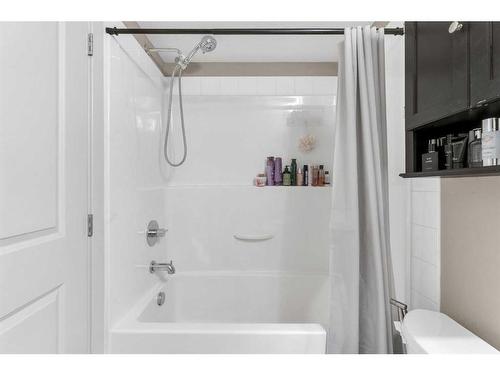 5202-155 Skyview Ranch Way Ne, Calgary, AB - Indoor Photo Showing Bathroom