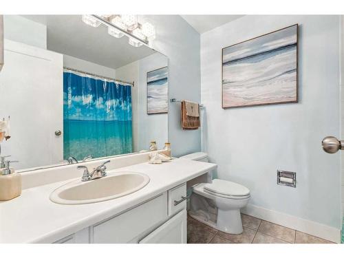 75 Woodglen Road Sw, Calgary, AB - Indoor Photo Showing Bathroom