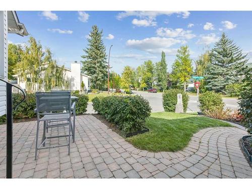 75 Woodglen Road Sw, Calgary, AB - Outdoor