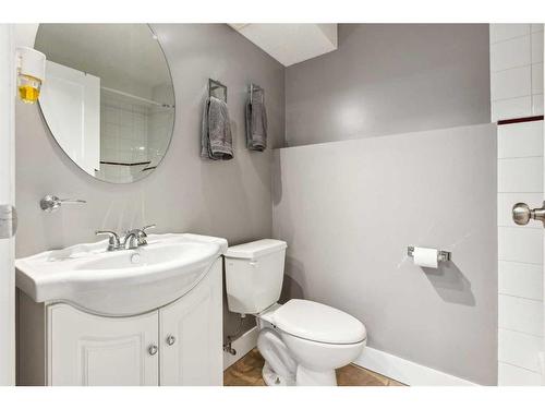 75 Woodglen Road Sw, Calgary, AB - Indoor Photo Showing Bathroom