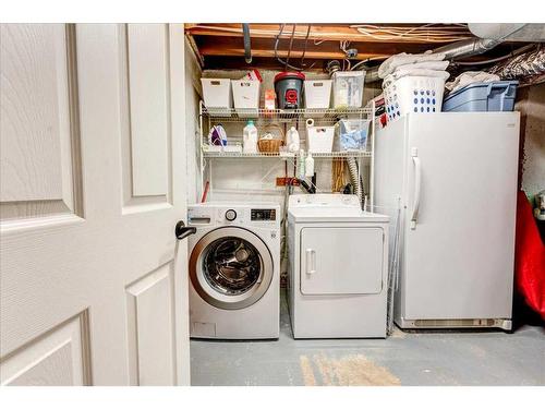 6820 Coach Ridge Road Sw, Calgary, AB - Indoor Photo Showing Laundry Room