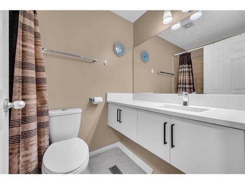 71 Martindale Close Ne, Calgary, AB - Indoor Photo Showing Bathroom