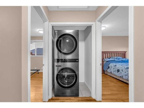 71 Martindale Close Ne, Calgary, AB - Indoor Photo Showing Laundry Room