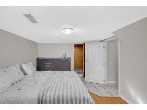 71 Martindale Close Ne, Calgary, AB - Indoor Photo Showing Bedroom