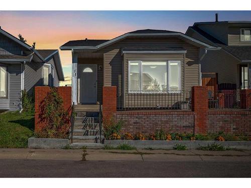 71 Martindale Close Ne, Calgary, AB - Outdoor